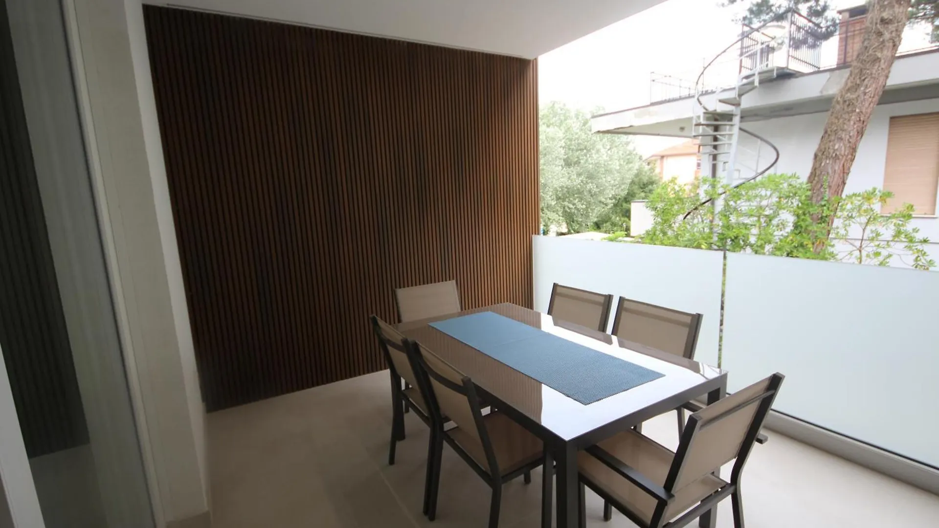 アパート Fully Renovated Flat For 5 In ロゾリーナ・マーレ